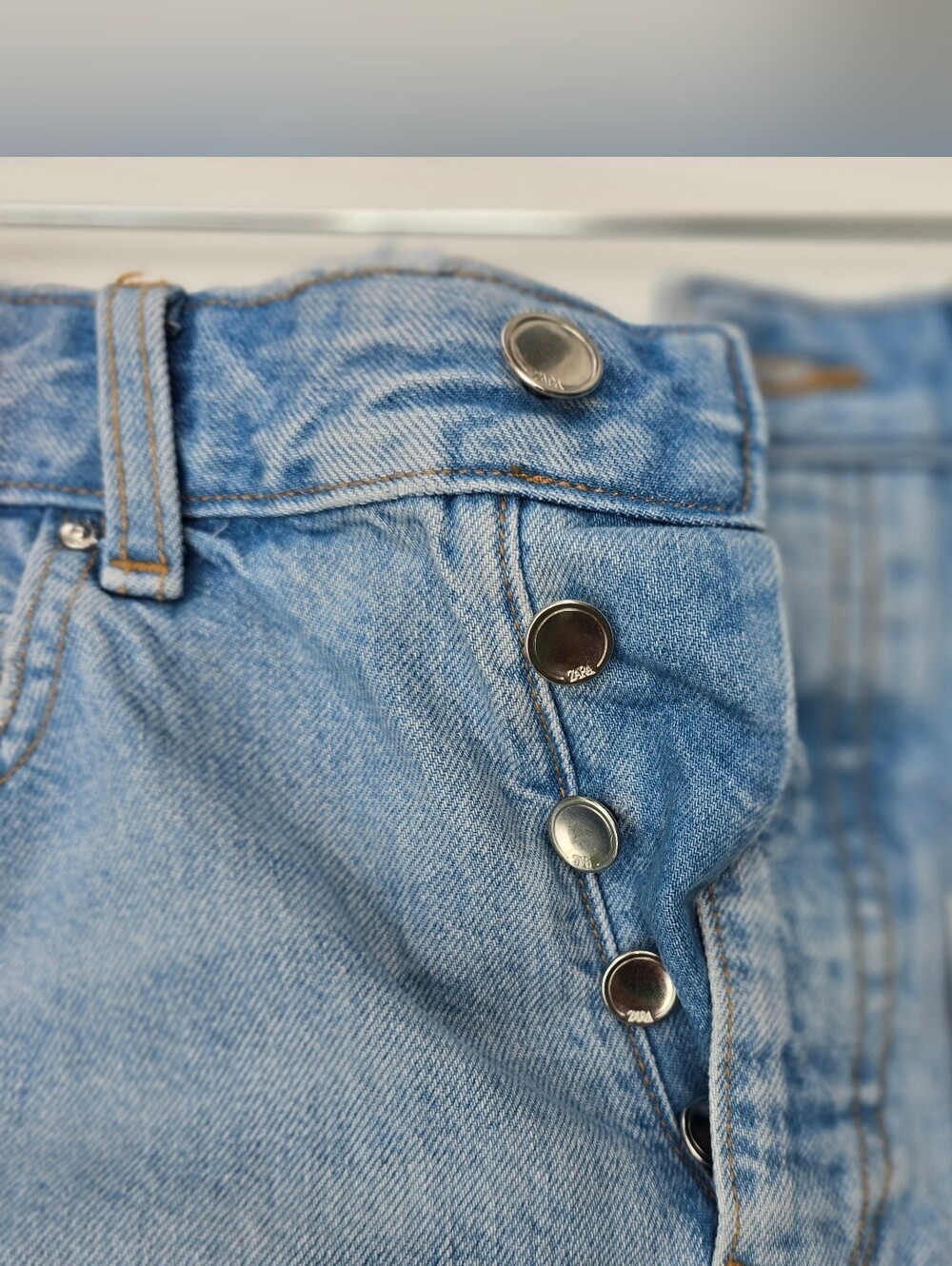 NWT Zara High-Rise Distressed Button-Fly Denim Shorts - Picture 4 of 7